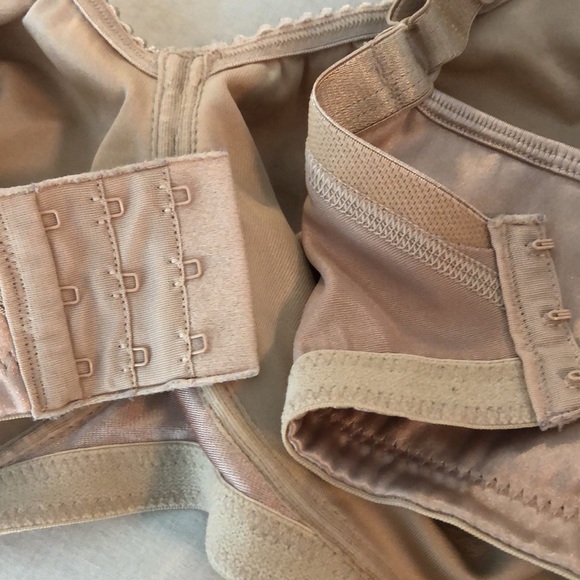 Playtex 18Hr Bra SZ 40E (DD) Beige Tan Nude - Picture 7 of 9